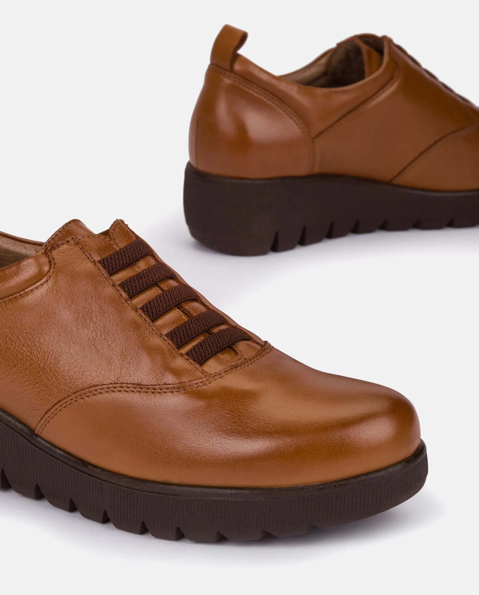 Chaussure Plate ATENAS-035 Marron